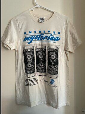 [EUC] Unsolved Mysteries Graphic Tee - Size Medium